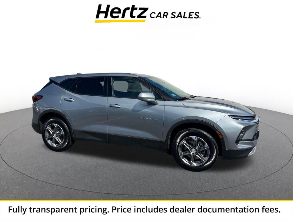 2025 Chevrolet Blazer LT — photo 1 of 11