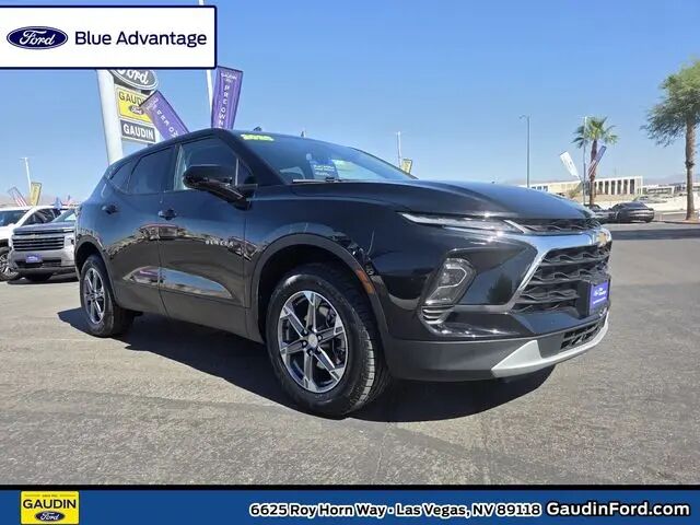 2025 Chevrolet Blazer LT — photo 1 of 12