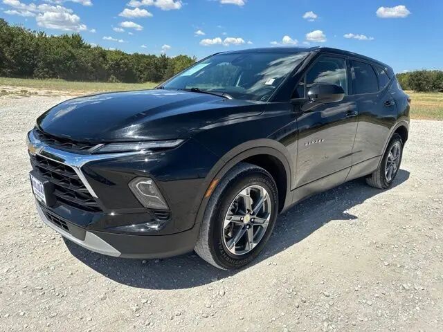 2025 Chevrolet Blazer LT — photo 1 of 13