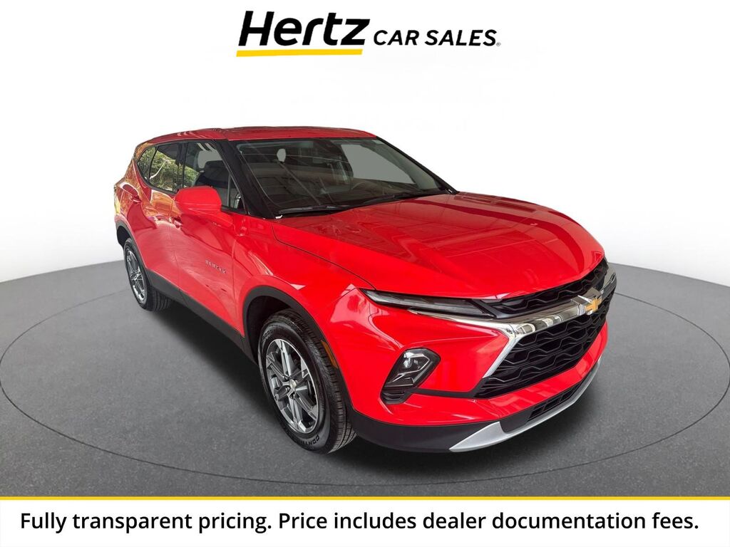 2025 Chevrolet Blazer LT — photo 1 of 11