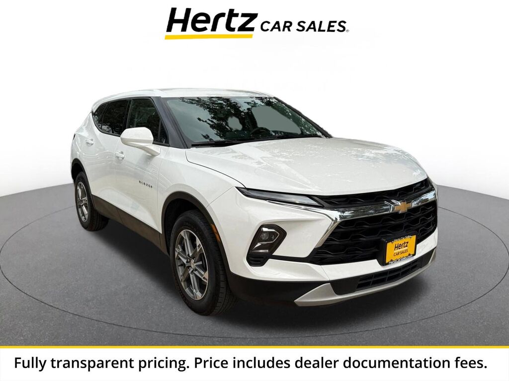 2025 Chevrolet Blazer LT — photo 1 of 11