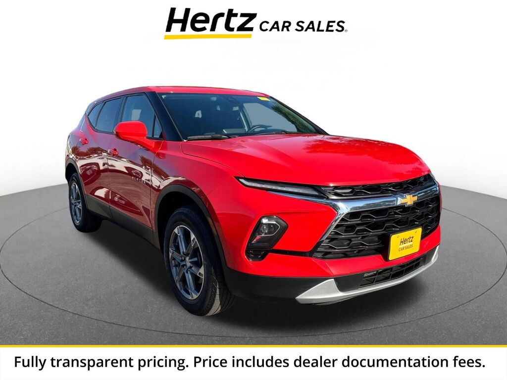 2025 Chevrolet Blazer LT — photo 1 of 11