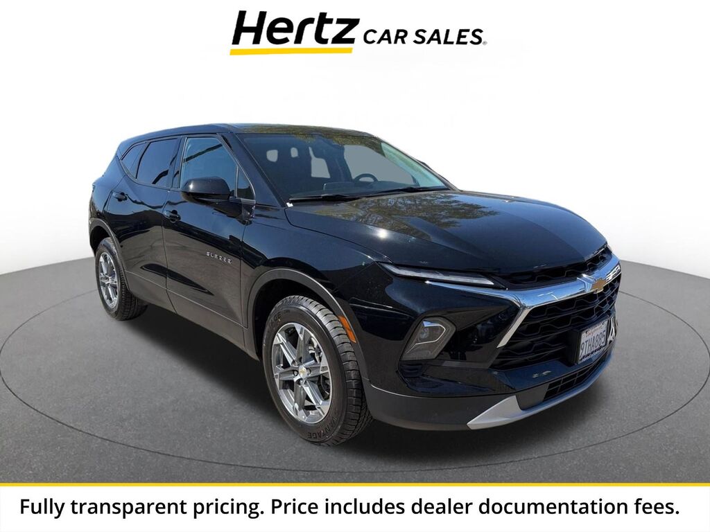 2025 Chevrolet Blazer LT — photo 1 of 11
