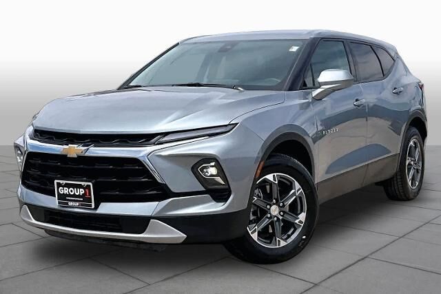 2025 Chevrolet Blazer LT — photo 1 of 13