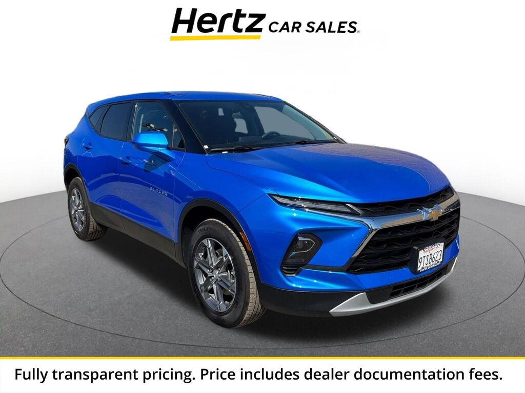 2025 Chevrolet Blazer LT — photo 1 of 11