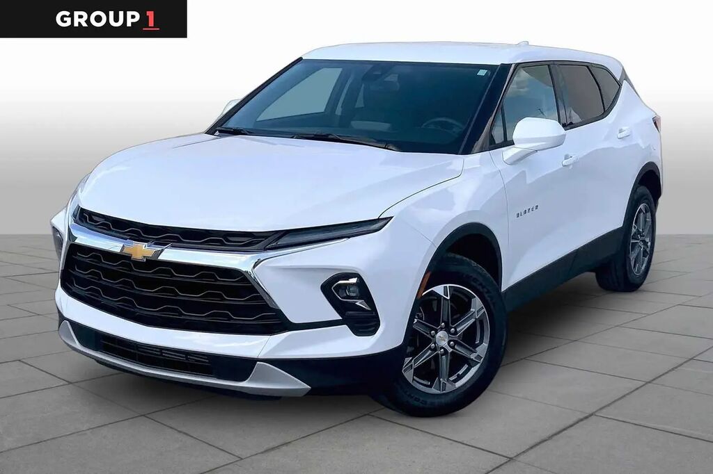 2023 Chevrolet Blazer LT — photo 1 of 13