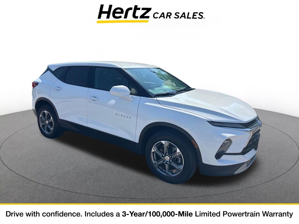 2025 Chevrolet Blazer LT — photo 1 of 11