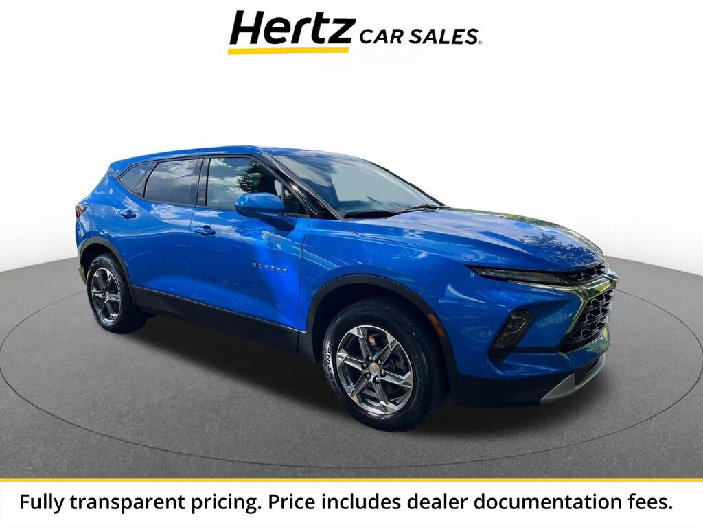 2025 Chevrolet Blazer LT — photo 1 of 11