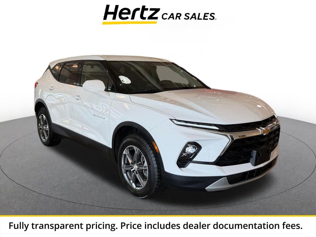 2025 Chevrolet Blazer LT — photo 1 of 11