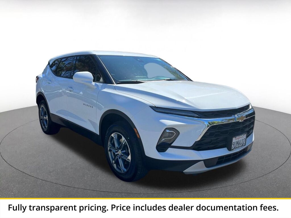 2025 Chevrolet Blazer LT — photo 1 of 1