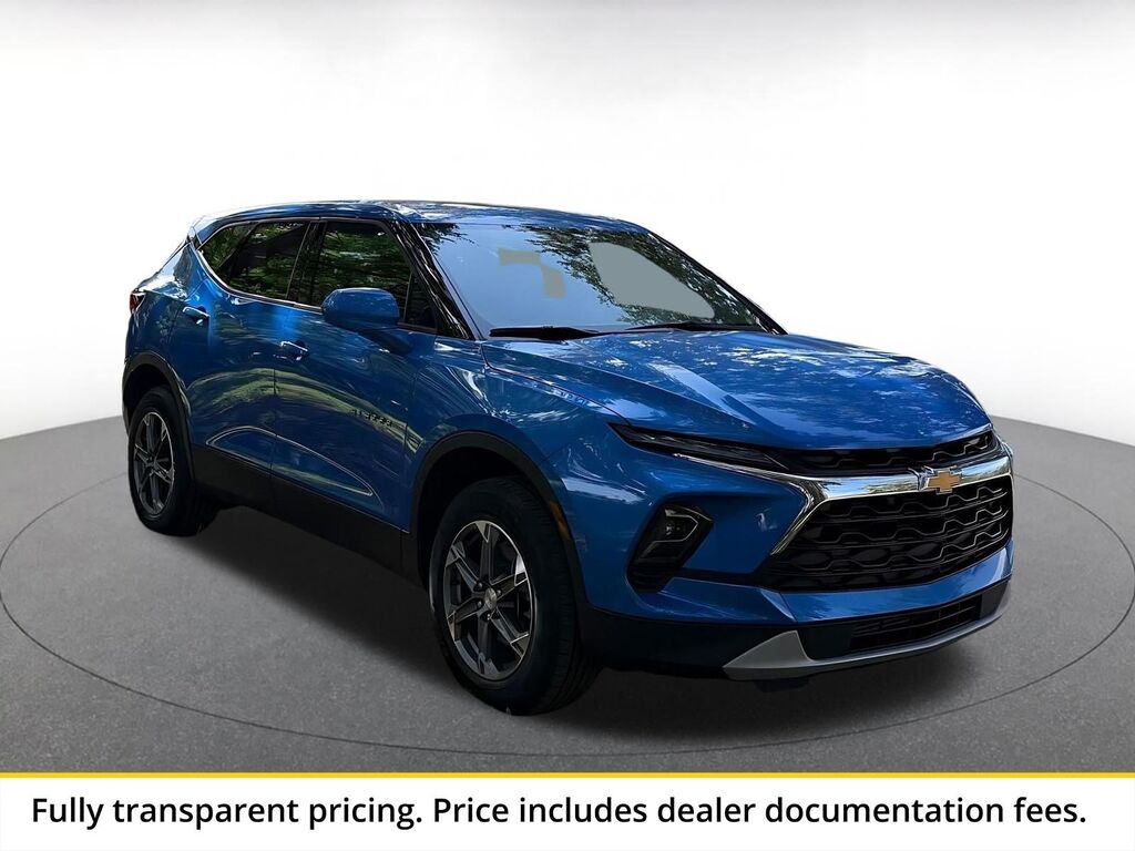2025 Chevrolet Blazer LT — photo 1 of 11
