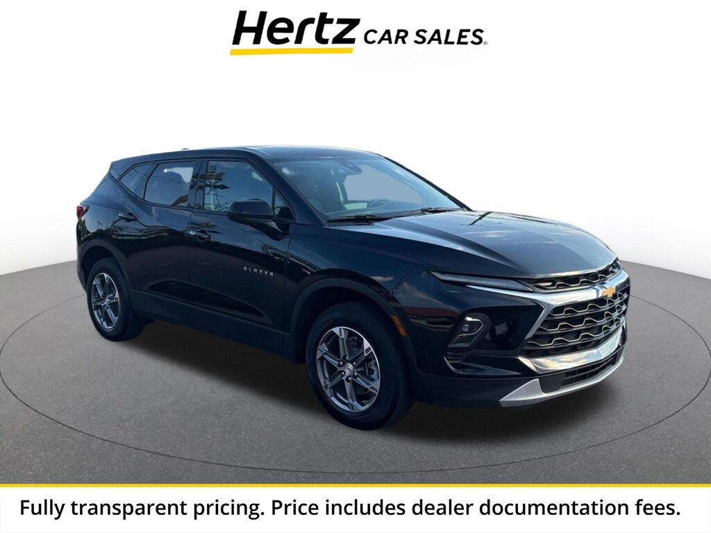 2025 Chevrolet Blazer LT — photo 1 of 11