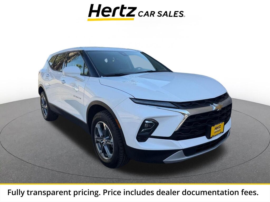 2025 Chevrolet Blazer LT — photo 1 of 11