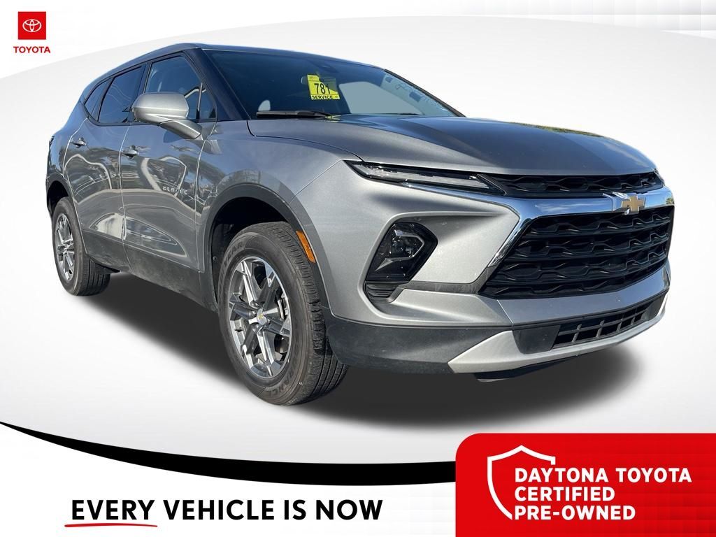 2025 Chevrolet Blazer LT — photo 1 of 10