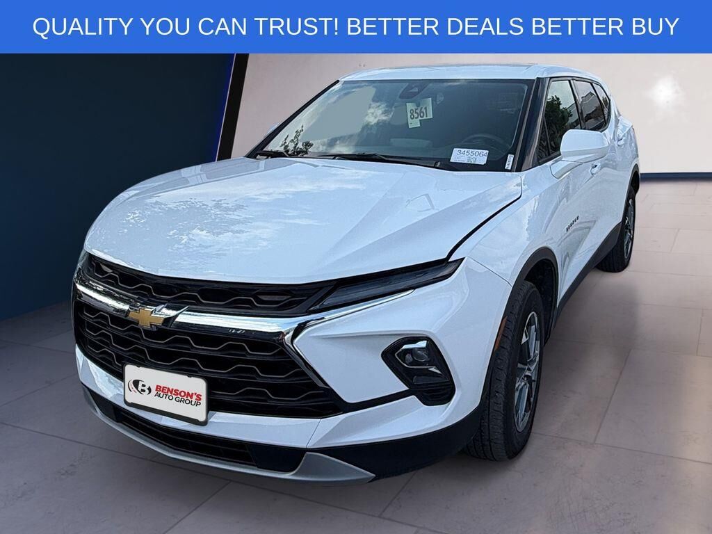 2025 Chevrolet Blazer LT — photo 1 of 13