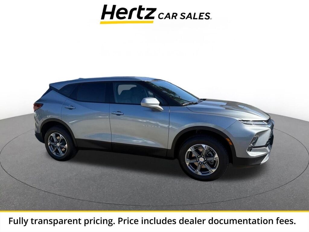 2025 Chevrolet Blazer LT — photo 1 of 11
