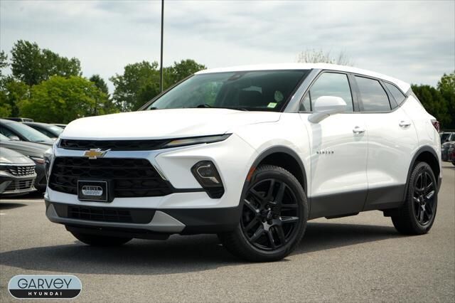 2023 Chevrolet Blazer LT — photo 1 of 13