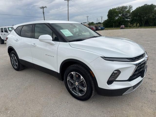 2025 Chevrolet Blazer LT — photo 1 of 1