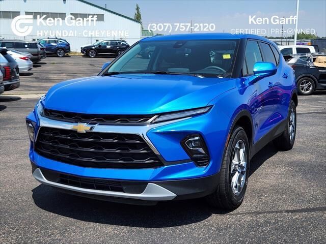 2025 Chevrolet Blazer LT — photo 1 of 12