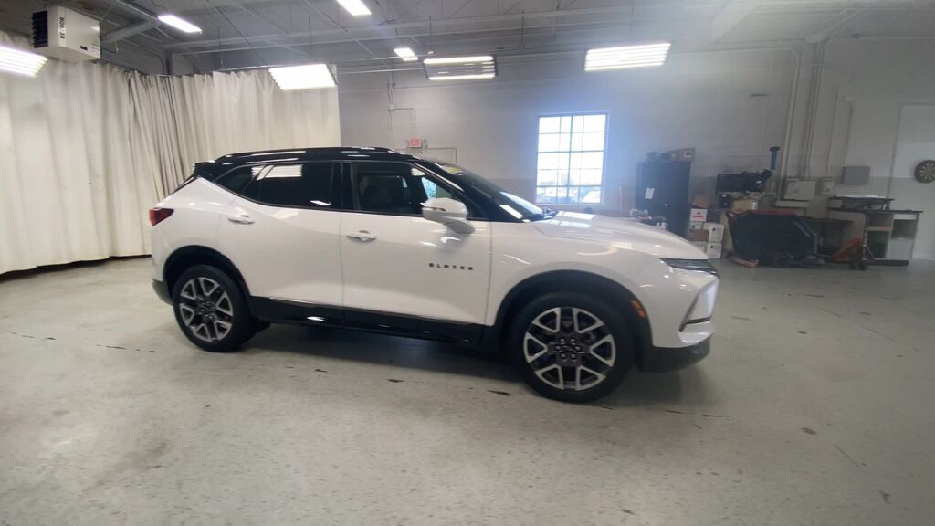 2023 Chevrolet Blazer RS — photo 1 of 7