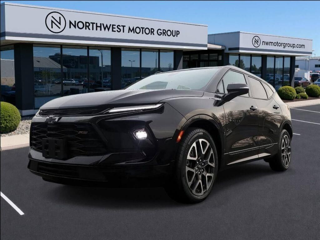 2025 Chevrolet Blazer RS — photo 1 of 13