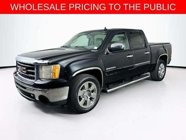 2011 GMC Sierra 1500 SLE — photo 1 of 3