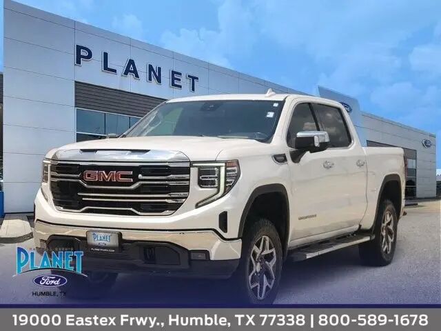 2023 GMC Sierra 1500 SLT — photo 1 of 3