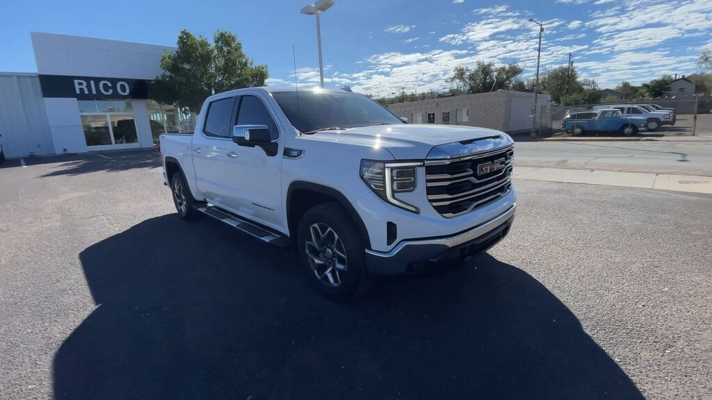 2023 GMC Sierra 1500 SLT — photo 1 of 7