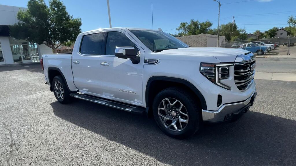 2023 GMC Sierra 1500 SLT — photo 1 of 7
