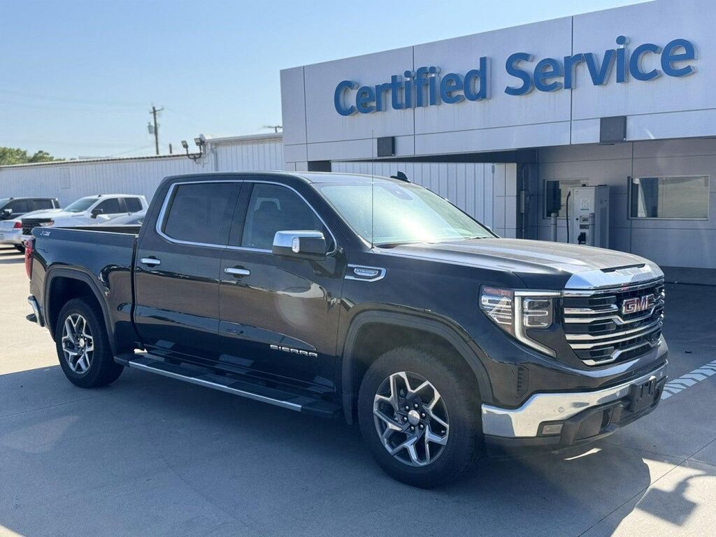 2024 GMC Sierra 1500 SLT — photo 1 of 16