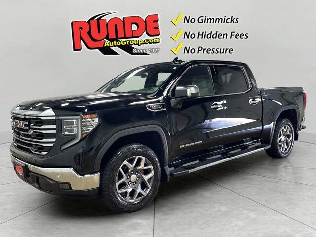 2022 GMC Sierra 1500 SLT — photo 1 of 12