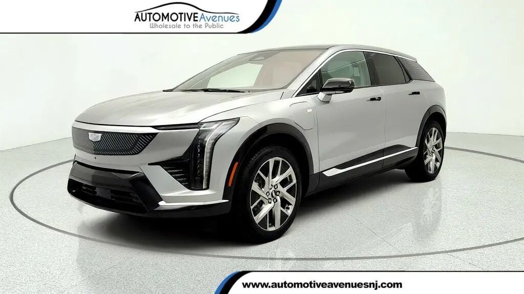 2026 Cadillac OPTIQ Luxury — photo 1 of 13