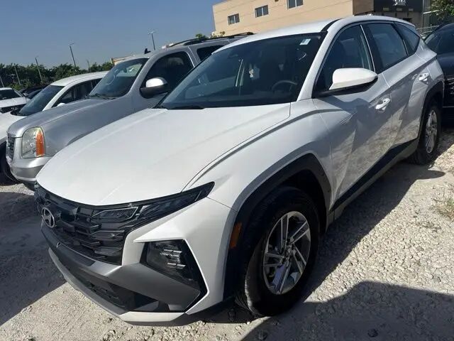 2025 Hyundai TUCSON SE