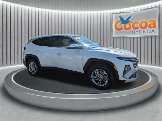 2025 Hyundai TUCSON SE