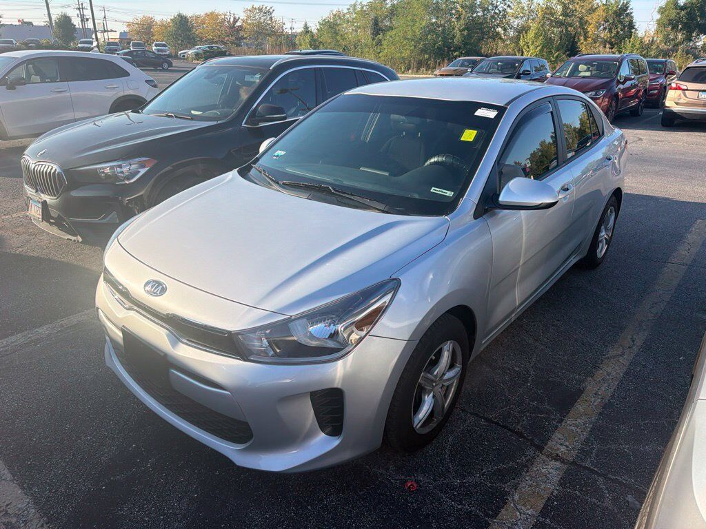 2020 Kia Rio S — photo 1 of 8