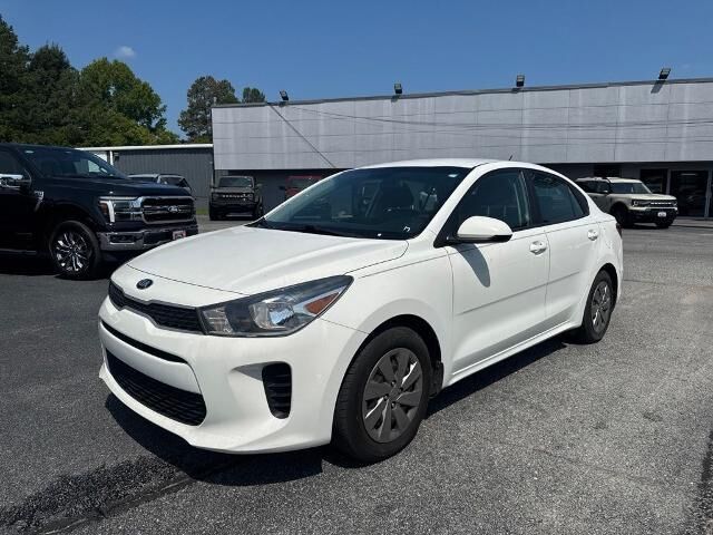 2020 Kia Rio S — photo 1 of 13