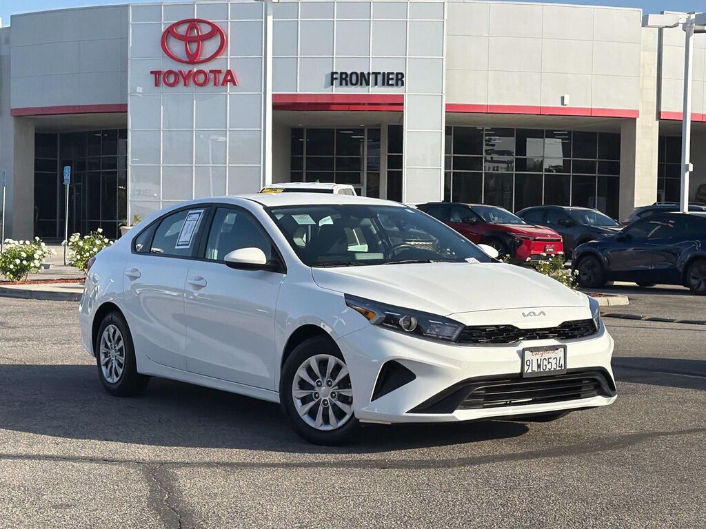 2024 Kia Forte LX — photo 1 of 6