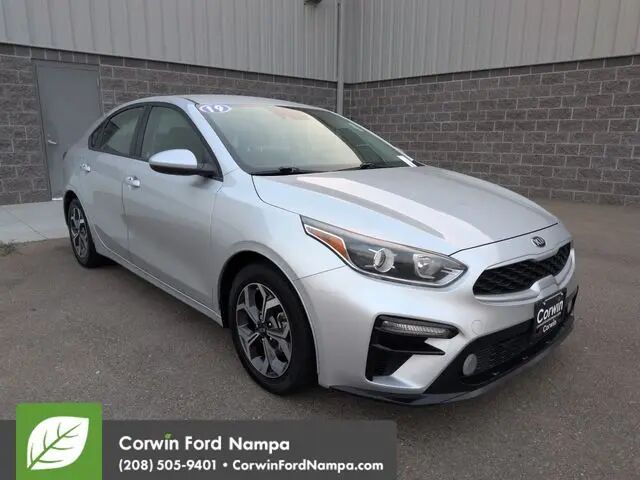 2019 Kia Forte LXS — photo 1 of 13