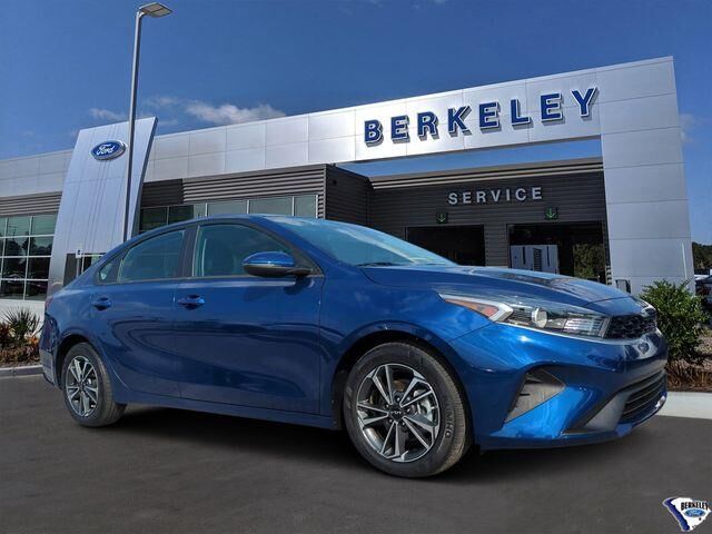 2023 Kia Forte LXS — photo 1 of 13