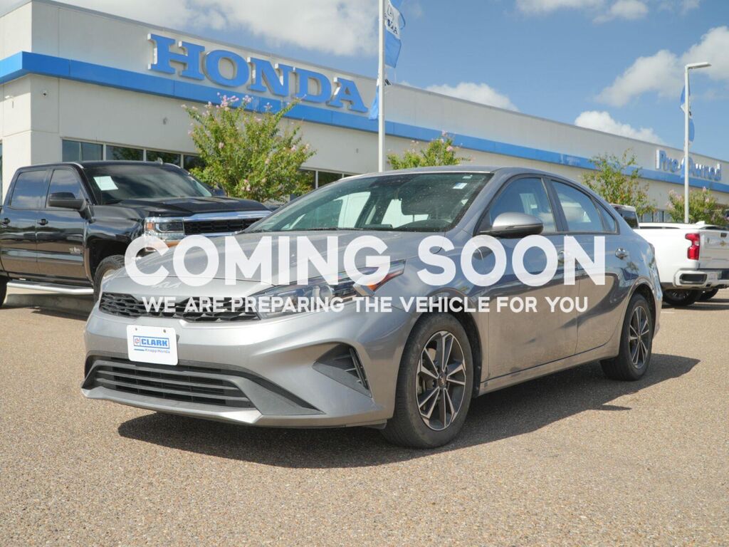 2023 Kia Forte LXS — photo 1 of 6
