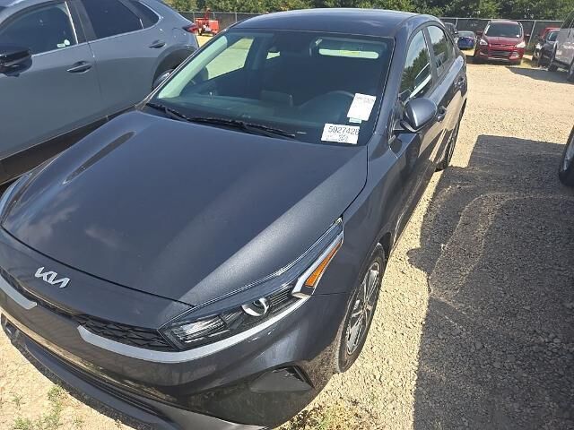 2024 Kia Forte LXS — photo 1 of 13