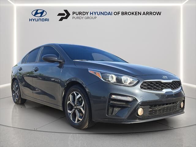 2020 Kia Forte LXS — photo 1 of 11
