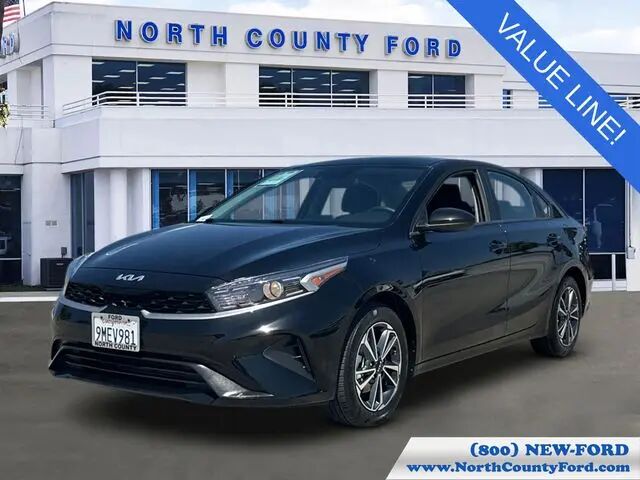 2023 Kia Forte LXS — photo 1 of 13