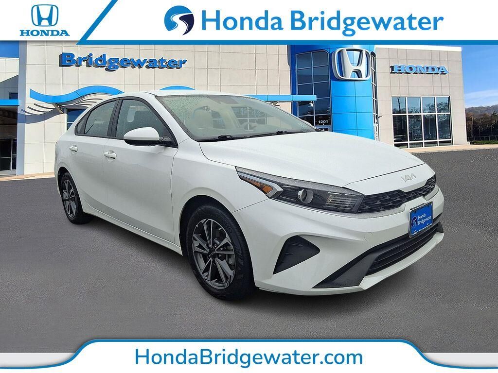 2023 Kia Forte LXS — photo 1 of 13