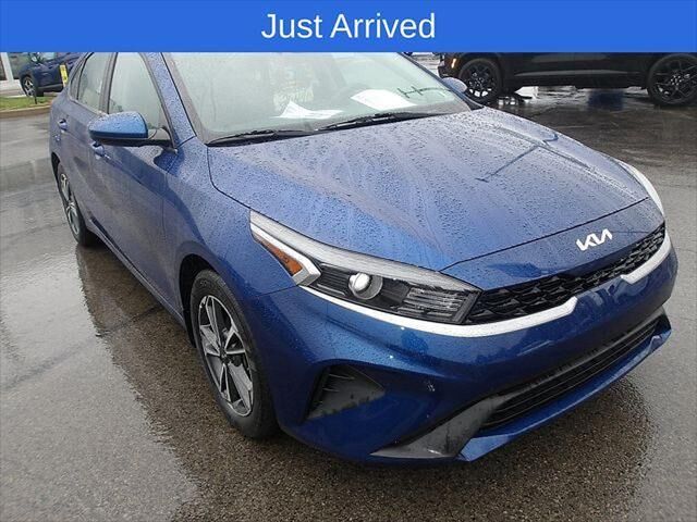 2023 Kia Forte LXS — photo 1 of 13