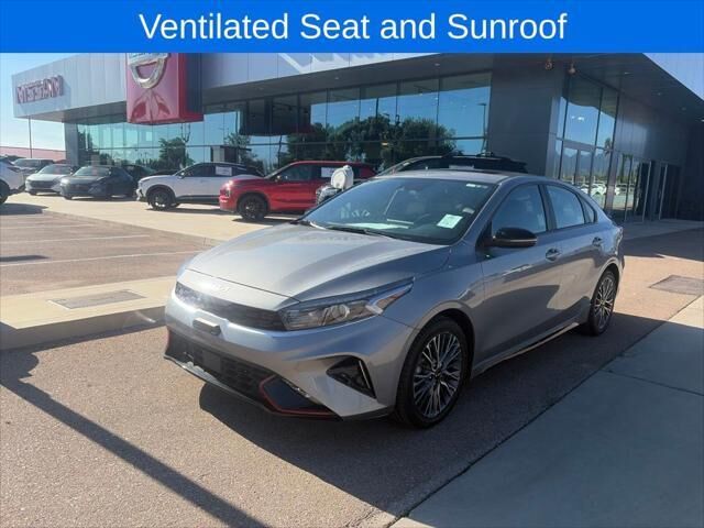 2023 Kia Forte GT-Line — photo 1 of 13