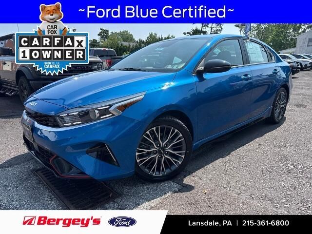 2023 Kia Forte GT-Line — photo 1 of 13