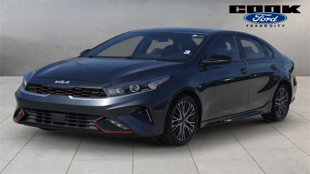 2022 Kia Forte GT-Line — photo 1 of 13
