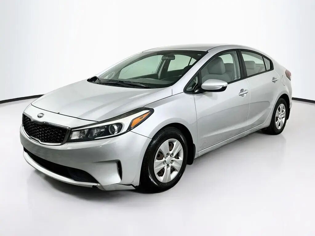 2017 Kia Forte LX — photo 1 of 13