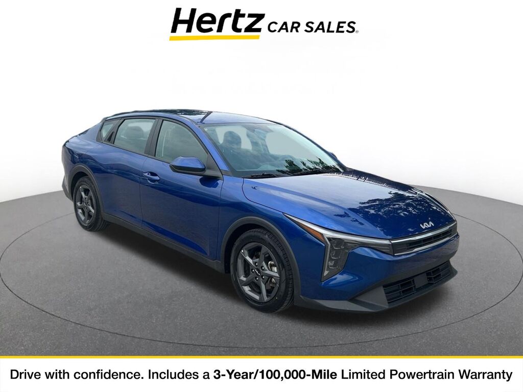 2025 Kia K4 LXS — photo 1 of 11